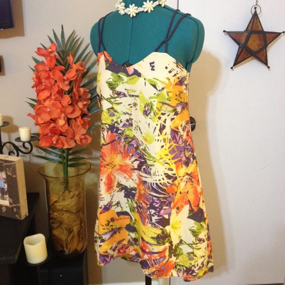 Jessica Simpson Dresses & Skirts - Jessica Simpson tropical floral dress